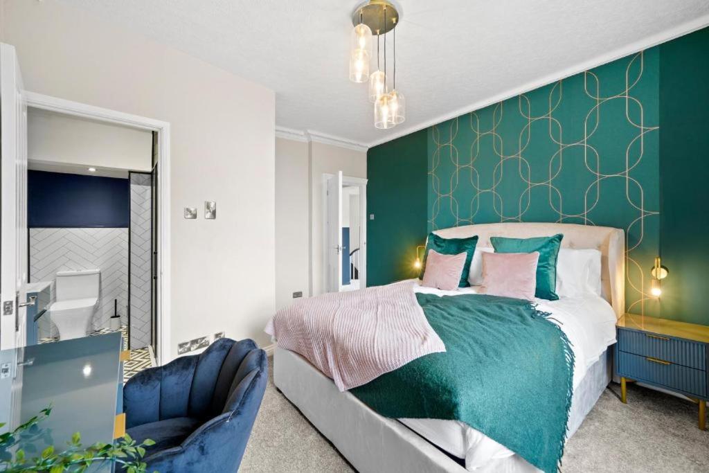 Deluxe 5 Bed In Central Whitby - Parking - Hot Tub 외부 사진