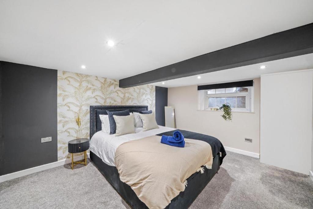 Deluxe 5 Bed In Central Whitby - Parking - Hot Tub 외부 사진