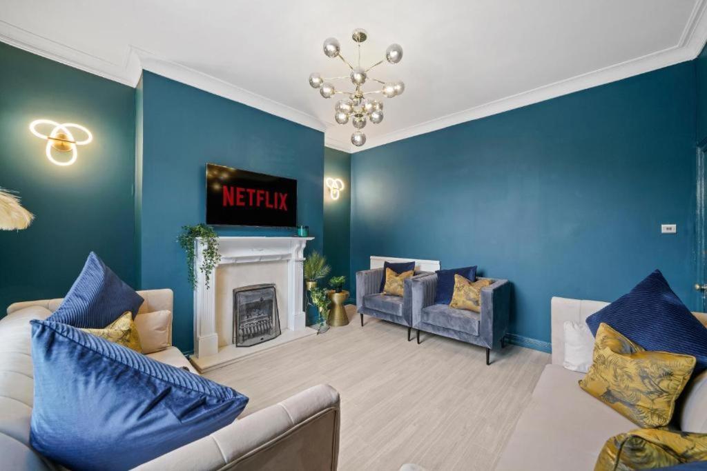 Deluxe 5 Bed In Central Whitby - Parking - Hot Tub 외부 사진
