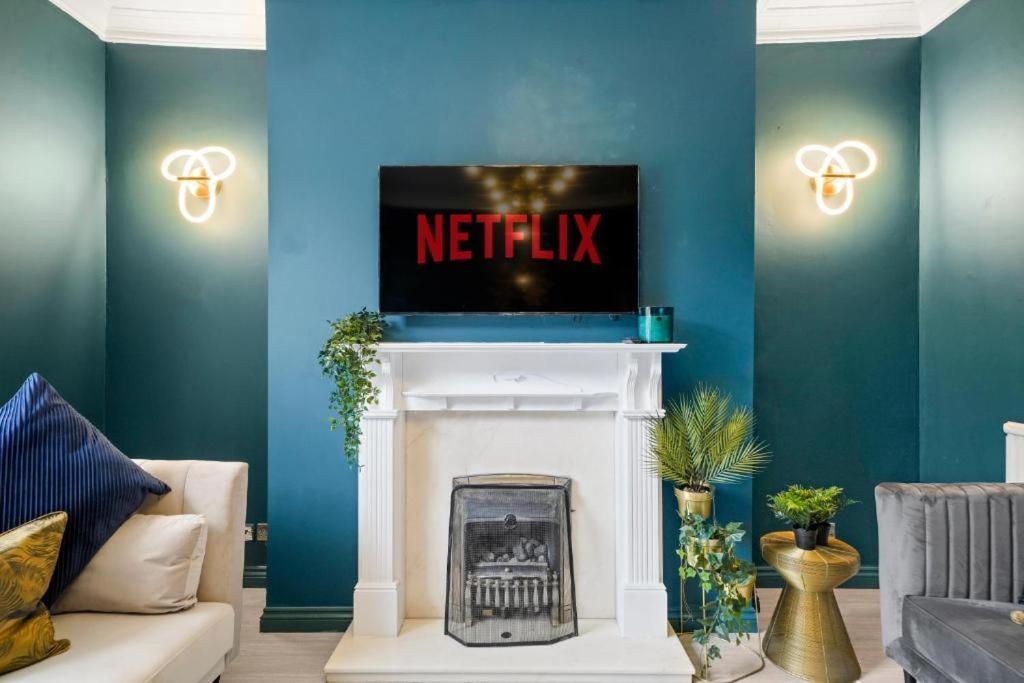 Deluxe 5 Bed In Central Whitby - Parking - Hot Tub 외부 사진