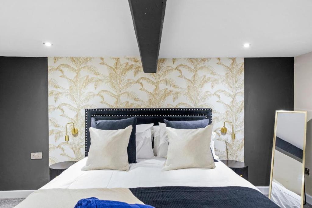 Deluxe 5 Bed In Central Whitby - Parking - Hot Tub 외부 사진