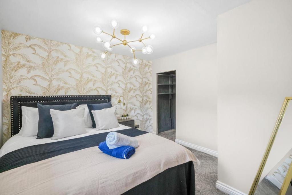Deluxe 5 Bed In Central Whitby - Parking - Hot Tub 외부 사진