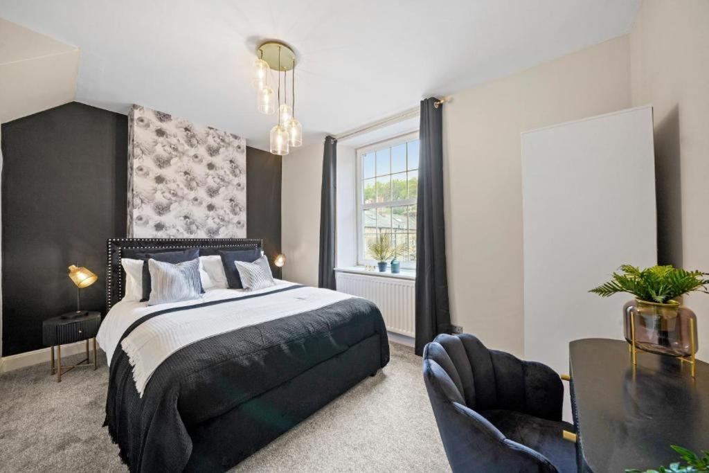 Deluxe 5 Bed In Central Whitby - Parking - Hot Tub 외부 사진