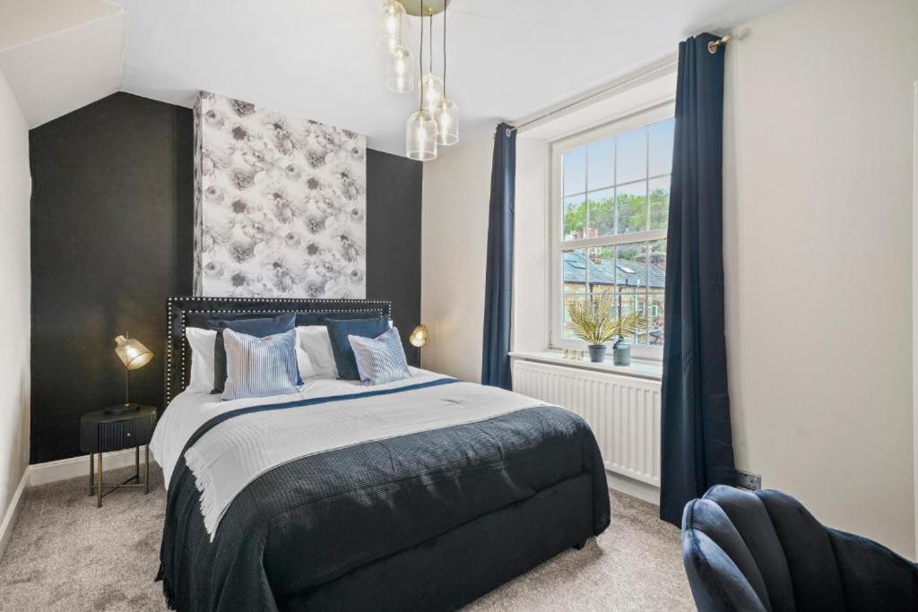 Deluxe 5 Bed In Central Whitby - Parking - Hot Tub 외부 사진