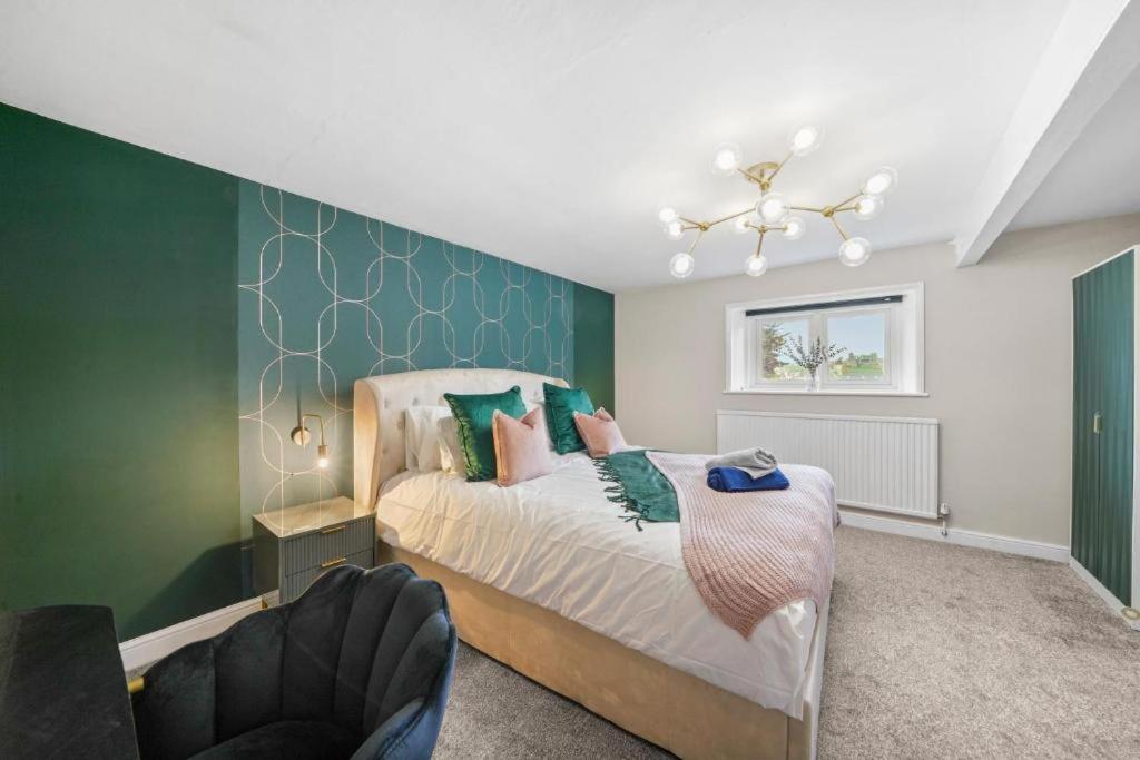 Deluxe 5 Bed In Central Whitby - Parking - Hot Tub 외부 사진