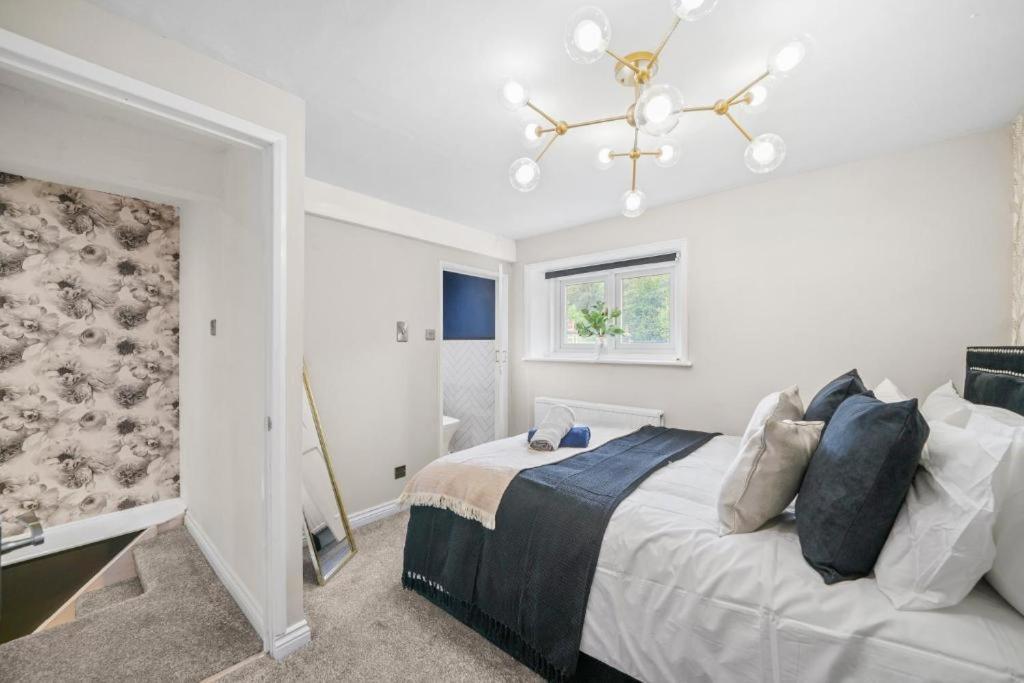 Deluxe 5 Bed In Central Whitby - Parking - Hot Tub 외부 사진