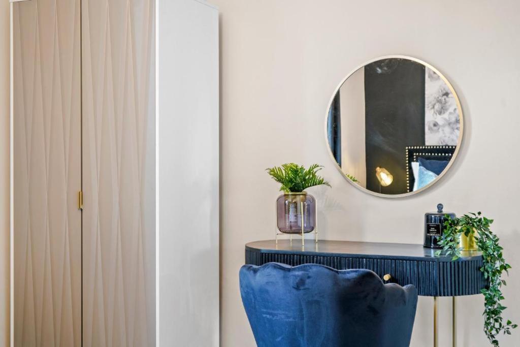 Deluxe 5 Bed In Central Whitby - Parking - Hot Tub 외부 사진