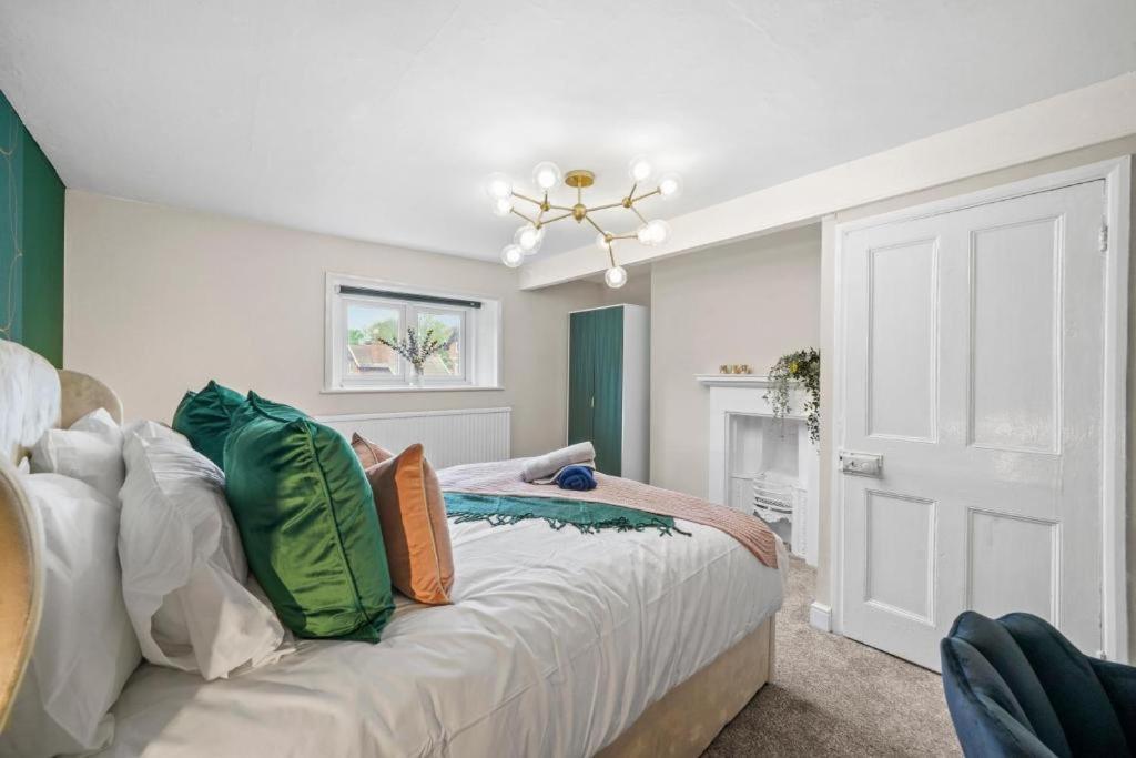 Deluxe 5 Bed In Central Whitby - Parking - Hot Tub 외부 사진