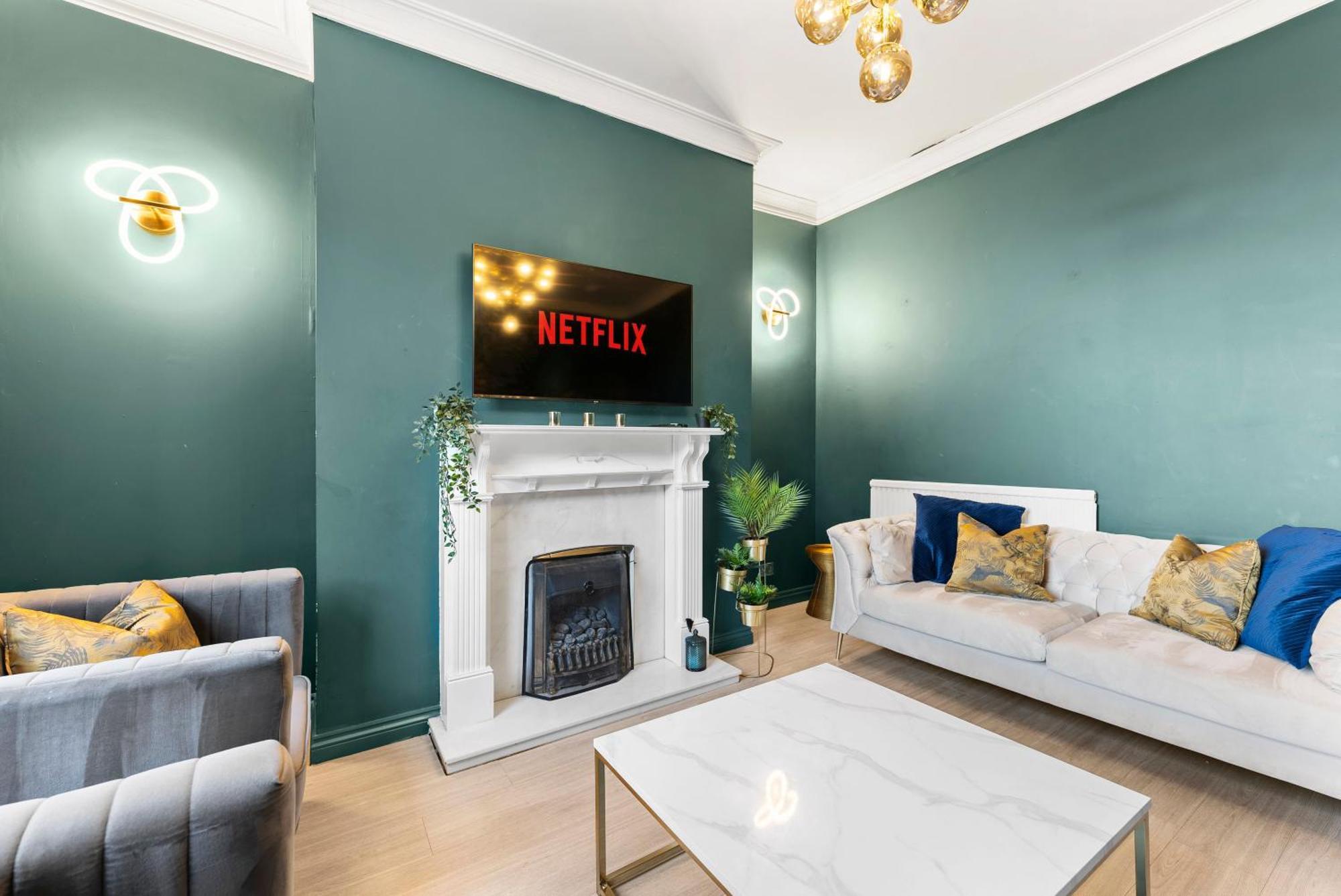 Deluxe 5 Bed In Central Whitby - Parking - Hot Tub 외부 사진