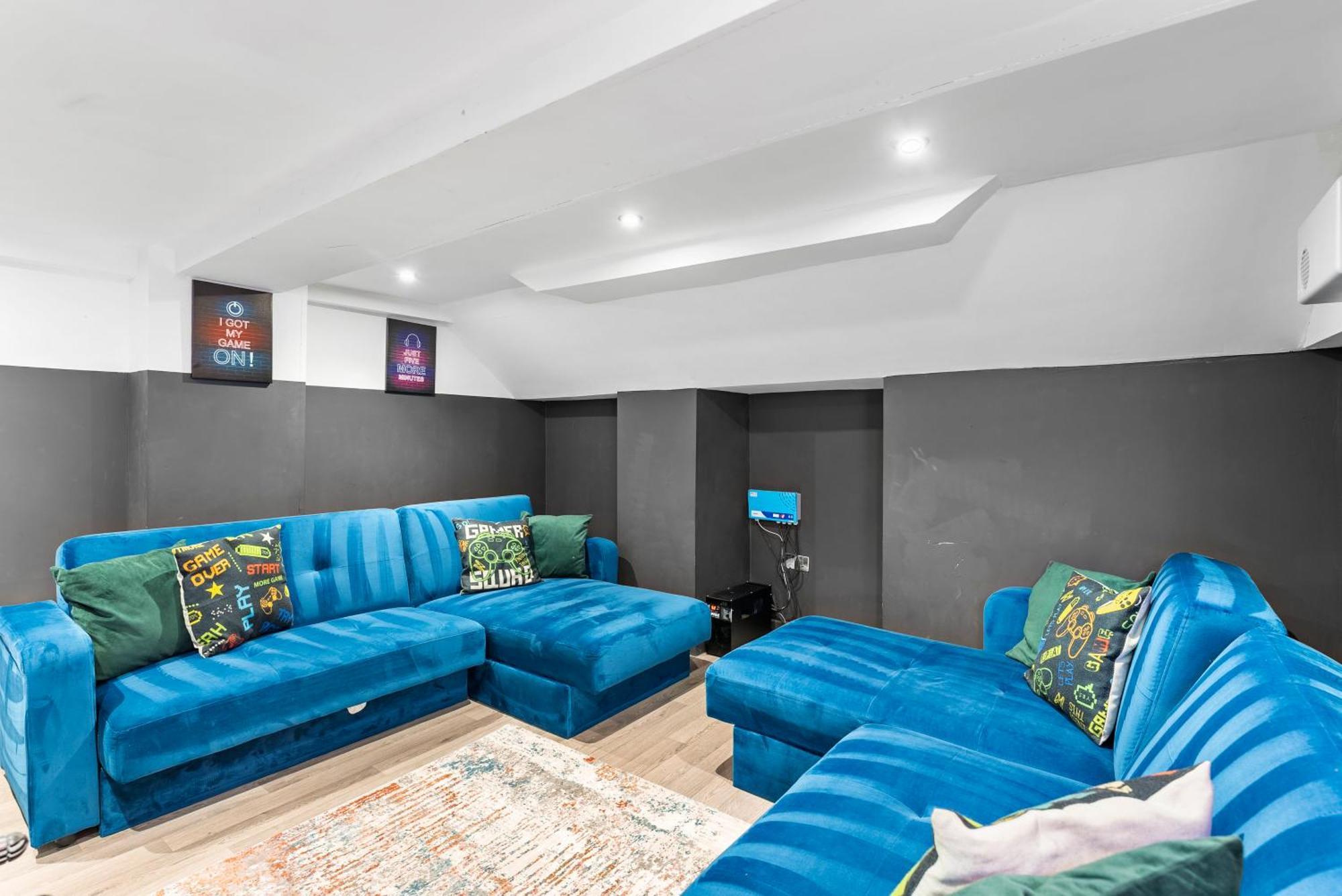 Deluxe 5 Bed In Central Whitby - Parking - Hot Tub 외부 사진